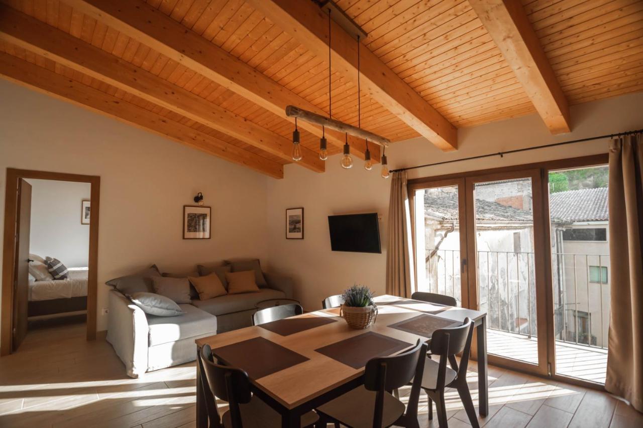 Cal Negret Rural Apartments Alos de Balaguer エクステリア 写真