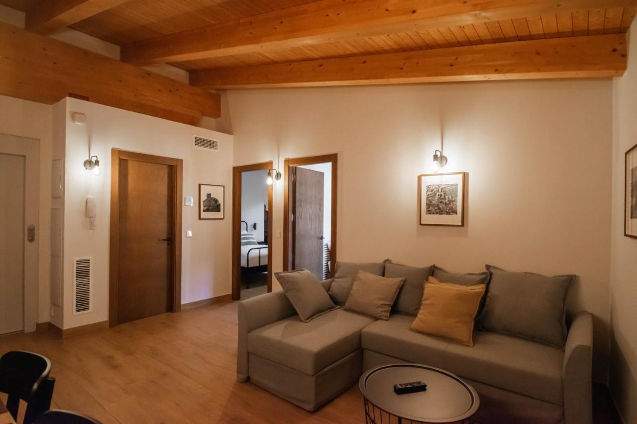 Cal Negret Rural Apartments Alos de Balaguer エクステリア 写真
